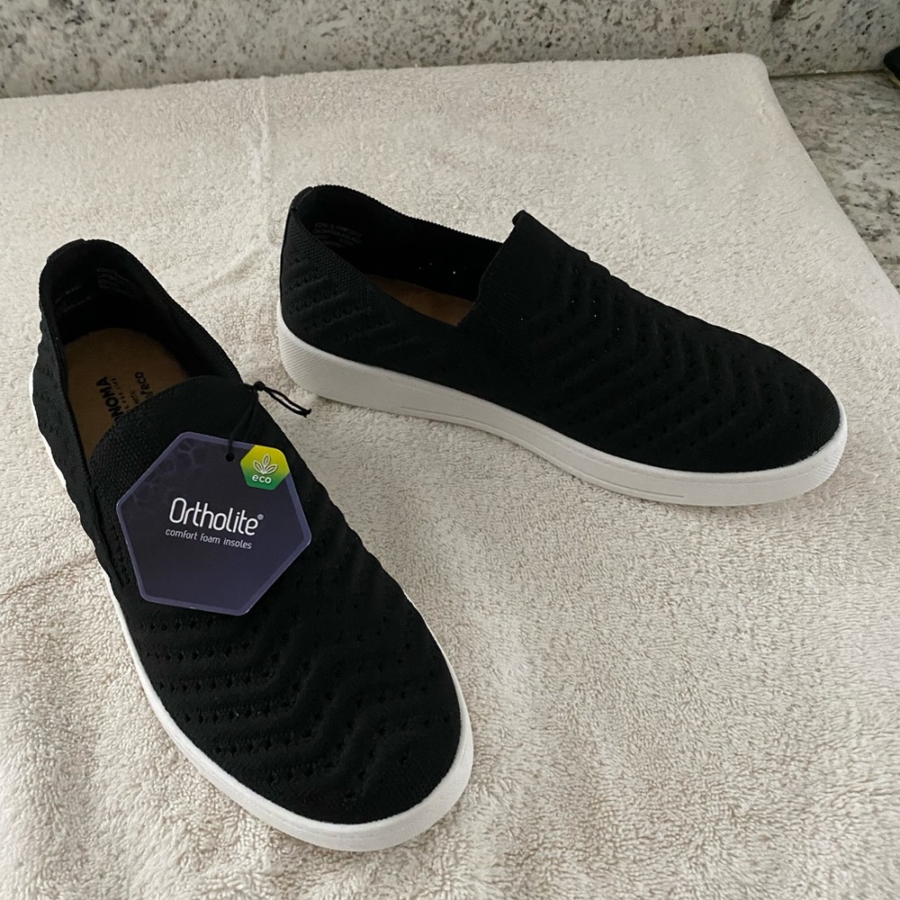 NEW SONOMA GOODS FOR LIFE BLACK SLIP ON SNEAKERS SZ 7-1/2